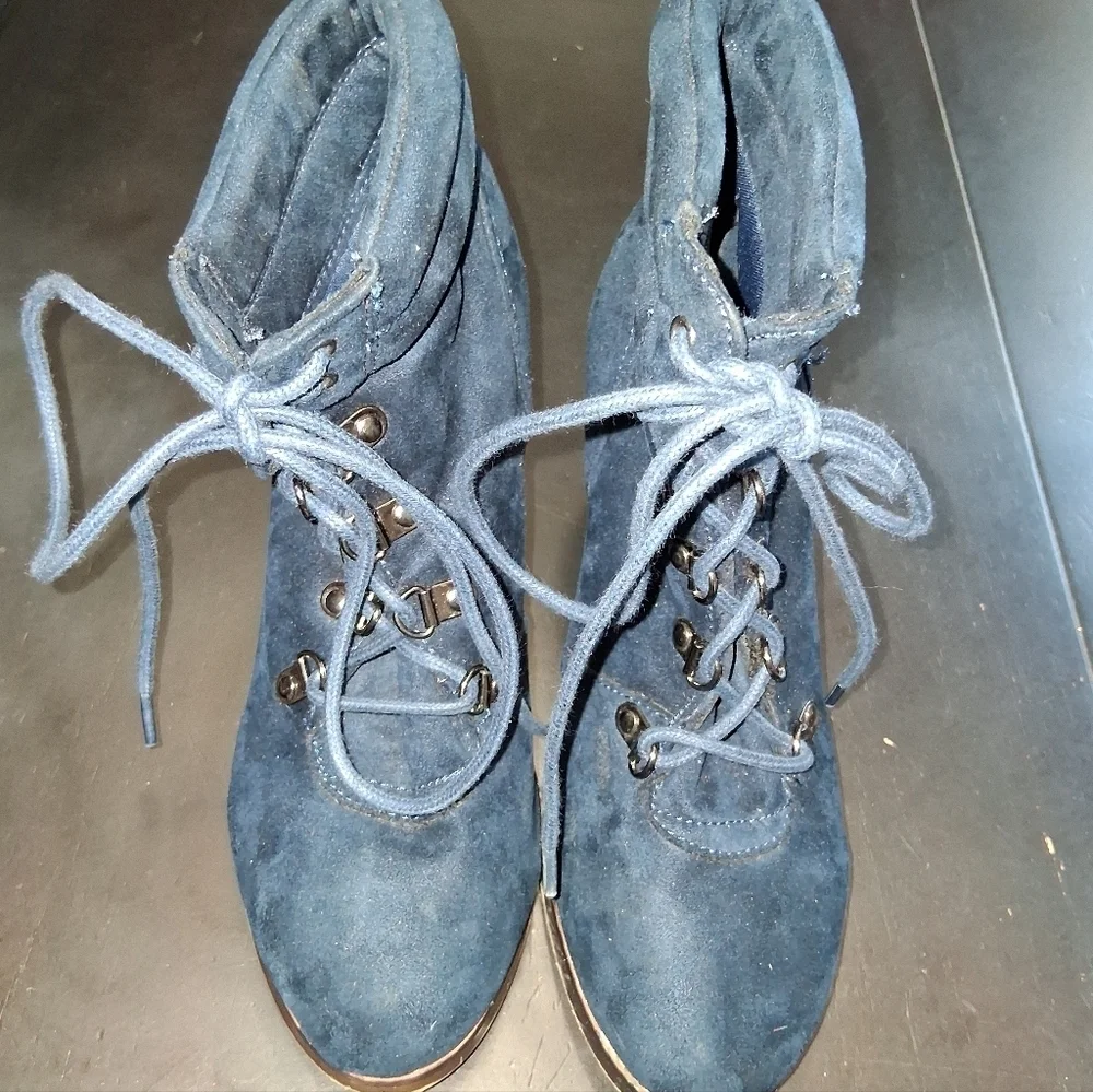 SM New York Blue Suede Boots     Size 7M